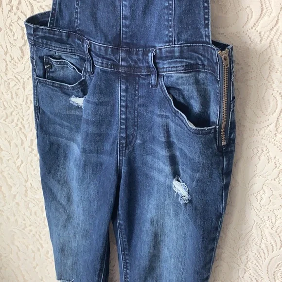 ❌SOLD❌
 Won't Let You Go Denim Overalls - Picture 6 of 14